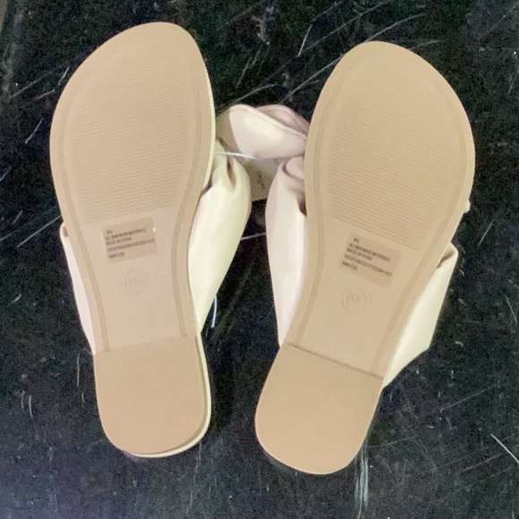 Women's Adley Bow Flip Flop Sandals-a New Day-cream-various sizes-new - Picture 5 of 6